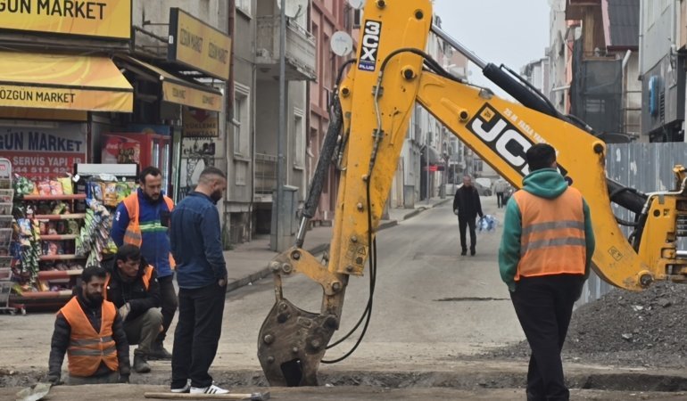 Arif Paşa ve Balık Pazarı Caddesi’nde Alt Yapı Hız Kazandı