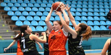 MAN BASKETBOL