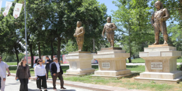 MAN SRAYİÇİNDE