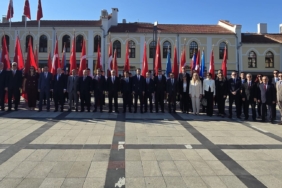 MAN ANIT ÖNÜ TÖREN (2)