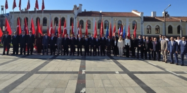 MAN ANIT ÖNÜ TÖREN (2)