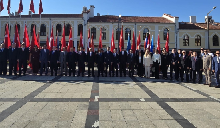 MAN ANIT ÖNÜ TÖREN (2)