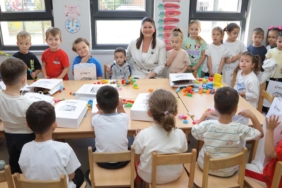 MAN BAŞKAN ÇOCUKLARLA (2)
