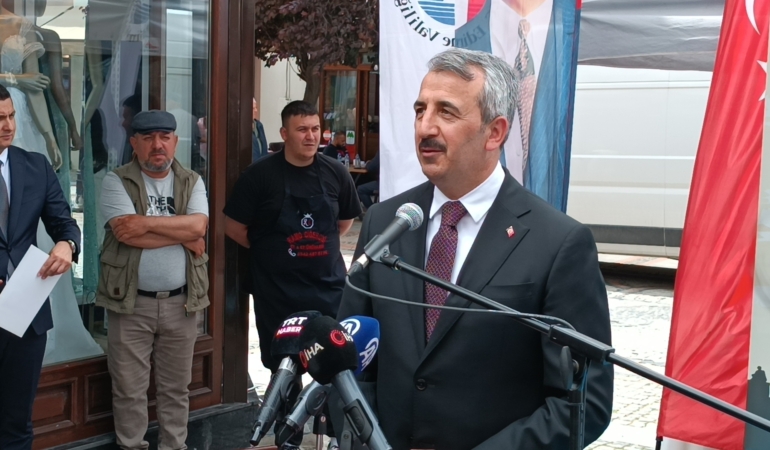 VALİ MUHTAR